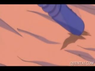 Hentai seductress fucks själv med vibratorn och blir fångad