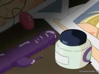 Porca desenho animado streetwalker begs para ser untied mas ainda fica dela molhada cona e apertada anal preenchidas por um brinquedo