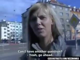Cseh utcák - ilona tart készpénz mert nyilvános xxx film